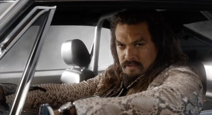 Jason Momoa improvizálta a Halálos iramban 10. egyik "leggusztusosabb" jelenetét, melyhez kapóra jött, hogy egy "nyámnyila", aki fél a fogorvostól