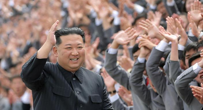 Kim Dzsong Un már 140 kilós és súlyos alvászavara van