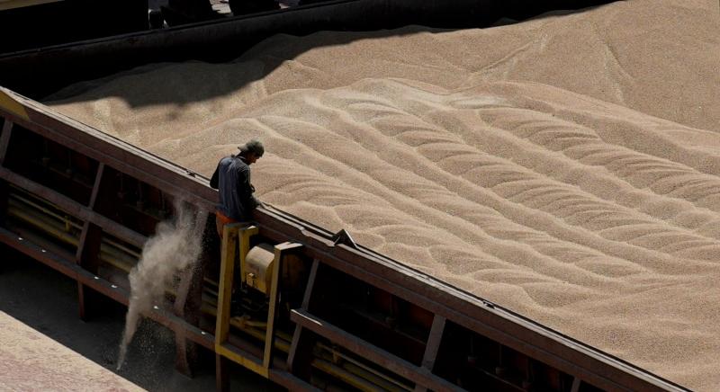 Ukrajna szerint Oroszországot segíti a gabonaimport tilalma
