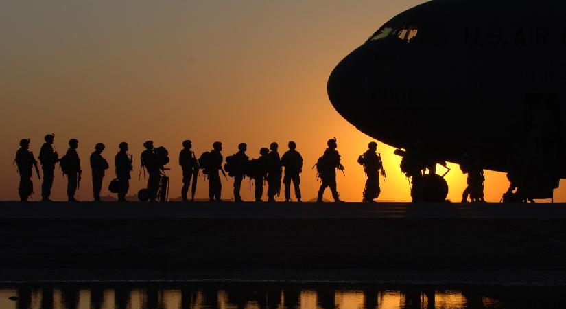 További 700 katonát küld Koszovóba a NATO