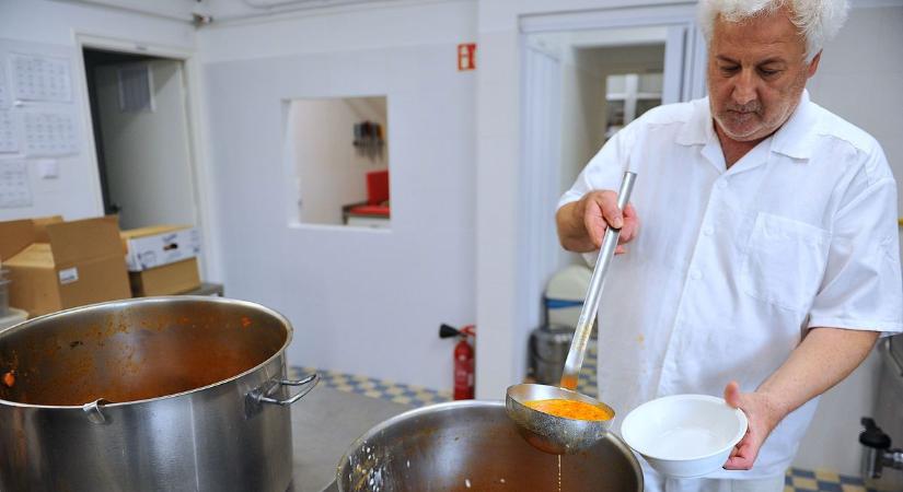 A nyaralóknak is biztosít menüs étkeztetést a megújult kunfehértói konyha