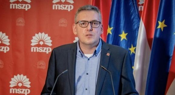 Abszurd, hogy a győri polgármester utólagos jóváhagyást kér az akkumulátorgyár-ellenes népszavazási kezdeményezés ellehetetlenítéséhez