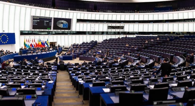 EP-képviselők a Bizottságnak: Határozottan elutasítjuk az Európai Parlament befolyásolási kísérletét!
