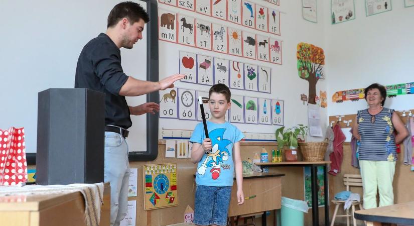 Születésnapi trükkök az osztályteremben - Máté Nagy Jonathantól tanulhatott - fotók
