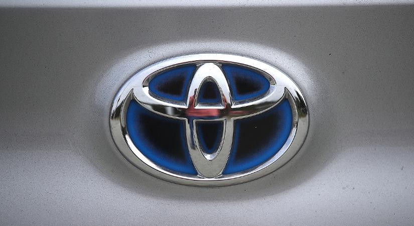 Nem áll le a Toyota, beleöntött újabb kétmilliárd dollárt a giga akkumulátorgyárába