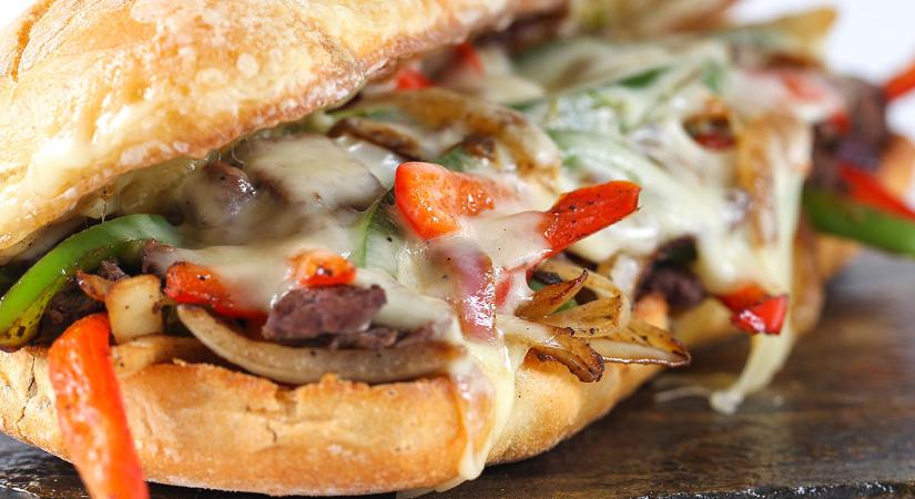 Philly cheese steak szendvics