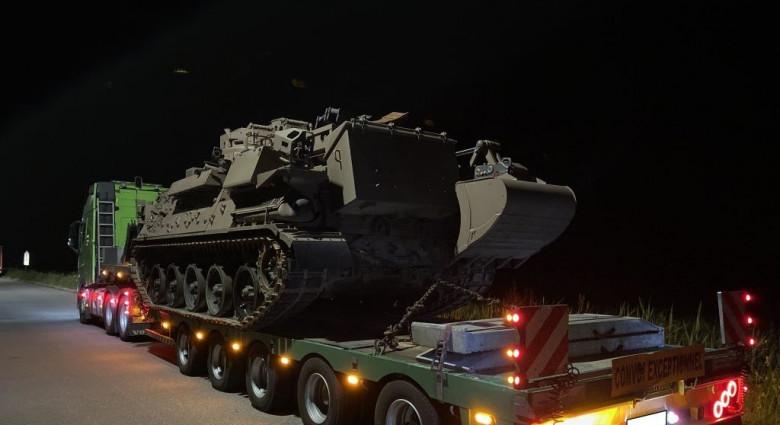 Illegálisan akart egy tankot behozni az országba a romániai kamionsofőr