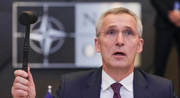 Többen is üzentek a NATO-ból Magyarországnak