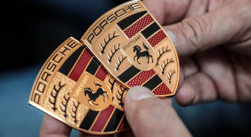 Megújult, letisztultabb lett a Porsche pajzsa
