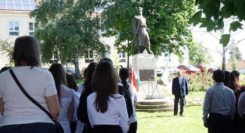 A magyar hősökre emlékeztek Szerencsen