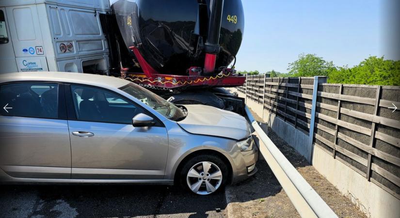 Román kamion okozta az M5-ös autópályán történt balesetet
