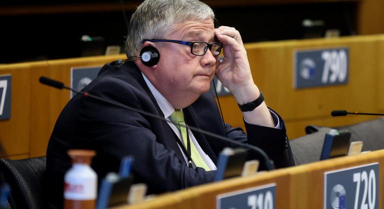 Nemrég még börtönben volt, ma már az EP-ben szavazott Magyarország ellen