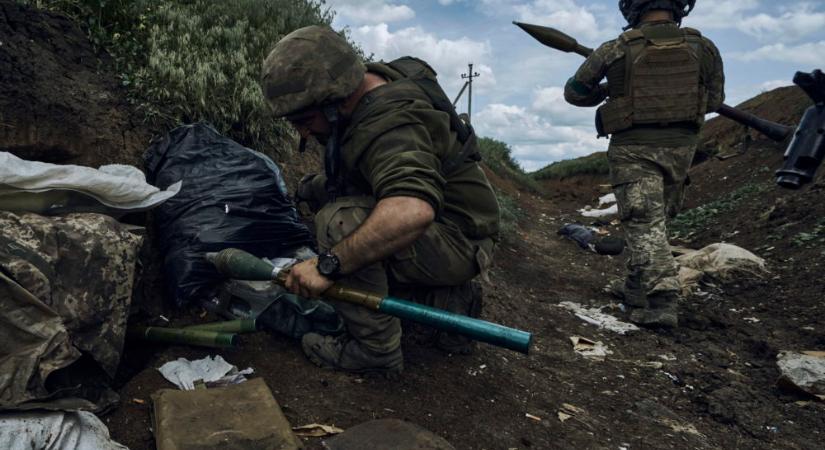 Ukrán parancsnok: Átmenetileg szünetelnek az összecsapások Bahmutnál