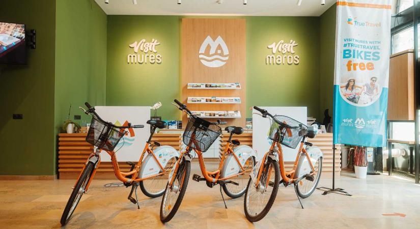 Jó hír a kirándulóknak: ingyenesen bérelhetnek kerékpárokat Marosvásárhelyen