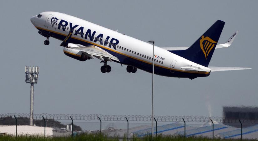 Az utasokra terhelte az extraadót a Ryanair, 300 milliós bírságot kapott érte, amit most törölt a bíróság