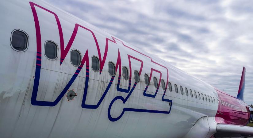 Túlfoglalás miatt véletlen egy álló utassal gurult ki a WizzAir egyik járata
