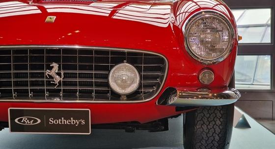 Amikor 2,4 milliárd forint remek ár egy autóért, mutatjuk a patinás apró vörös Ferrarit