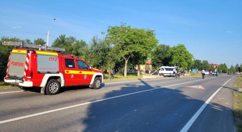 Temes megye: kisbusz balesetezett, többen megsérültek