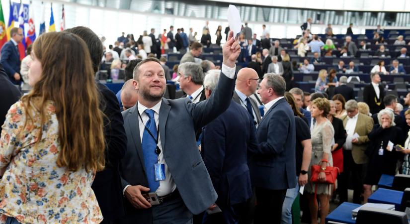 Nem indul EP-s mandátumért Ujhelyi István, akinek nem kínálta fel a DK a lista első három helyének egyikét