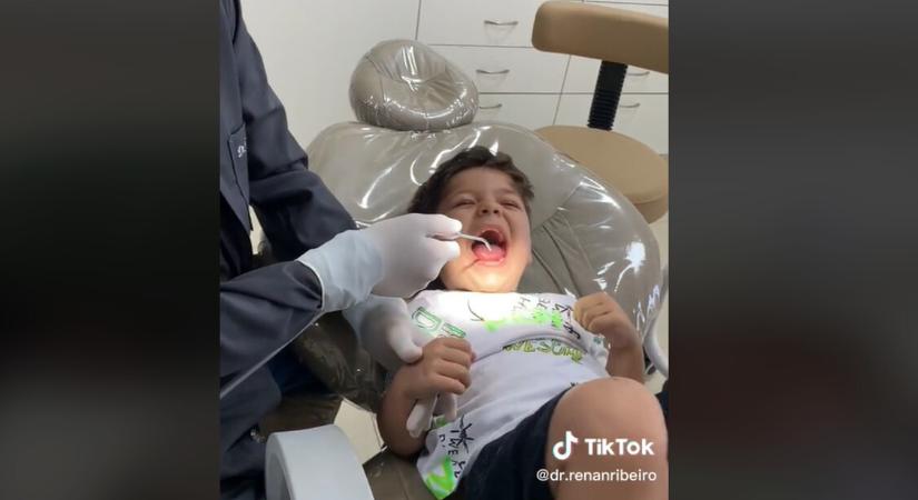Amit ez a fogorvos művel a rendelőjében, azt egyszerűen látnod kell!