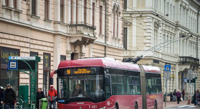 Küldönjáratokat indít az SZKT az esti OTP Bank-PICK Szeged – Telekom Veszprém meccs után