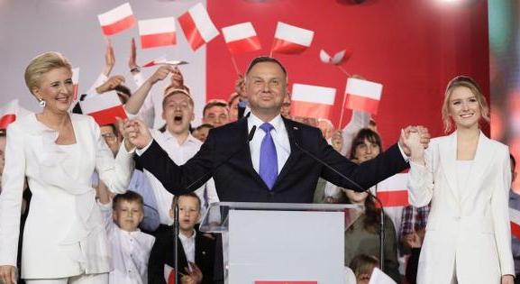 Szigorított a lengyel elnök az orosz befolyást vizsgáló bizottságnál