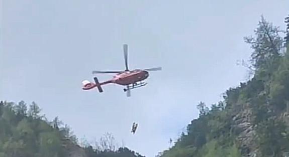 Helikopterrel mentettek ki egy turistát a Bucsecs-hegységből