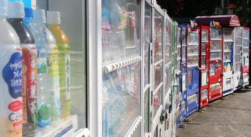 Katasztrófahelyzetben ingyen ételt és italt kínáló automatákat telepítettek Japánban
