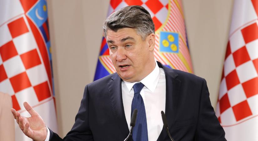 Horvátország elnöke a náci tisztelgéshez hasonlította az Ukrajnát éltető kifejezést