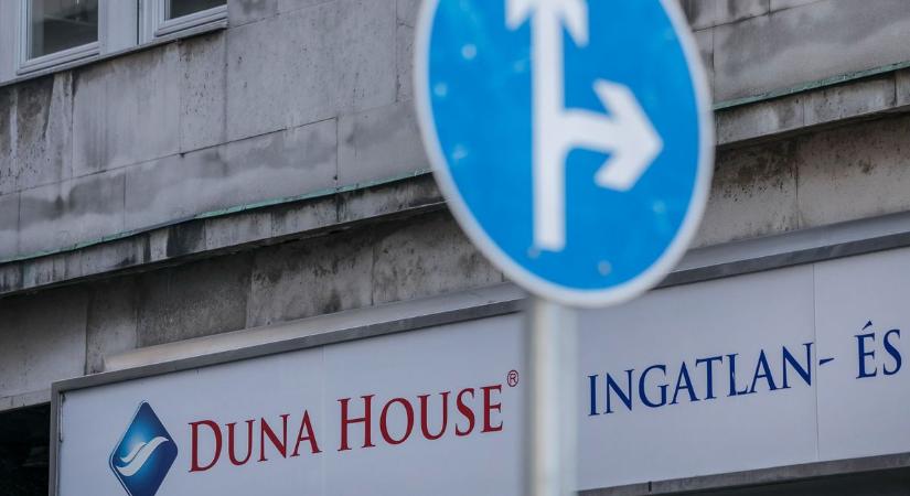 Továbbra is az osztalék tartja csúcsközelben a Duna House-részvényeket