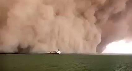 Hatalmas homokvihar söpör végig a Szuezi-csatornán (videó)