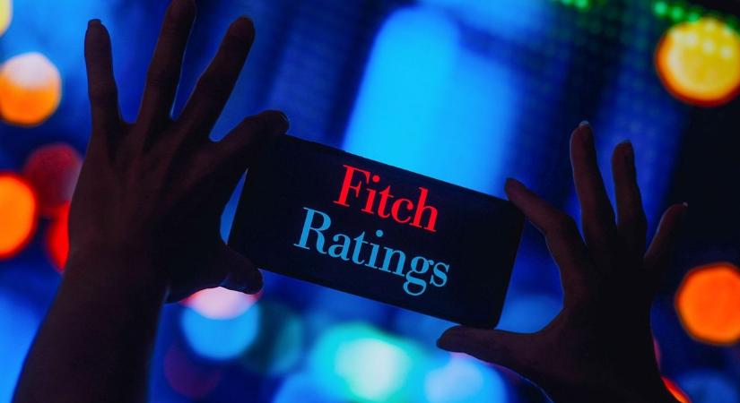 Az adósságplafon-megállapodás ellenére negatív figyelőlistán tartja Amerikát a Fitch Ratings