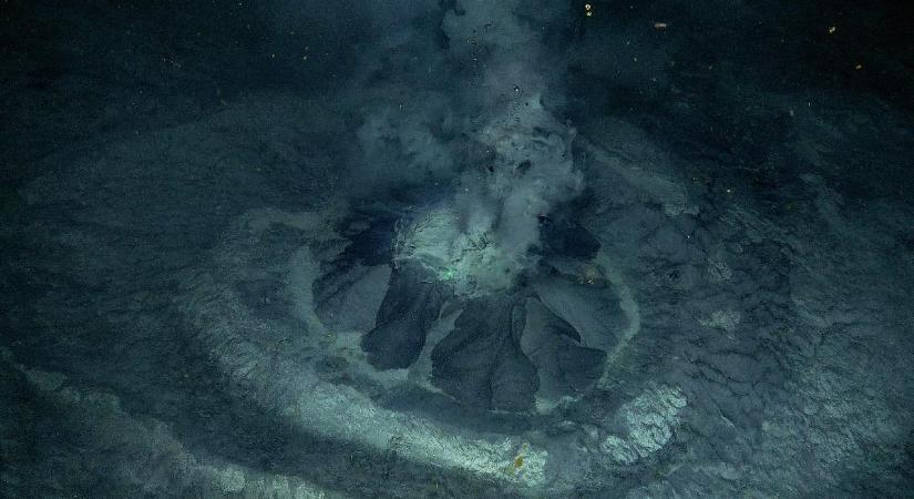 Ritka, metánt okádó víz alatti vulkánt fedeztek fel egy norvég sziget közelében