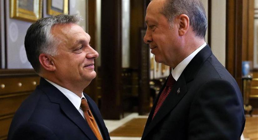 Persze, hogy Orbán Viktor is ott lesz a török elnök beiktatásán