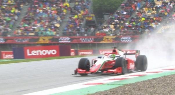 Formula-2: Vesti nyerte az esős sprintet