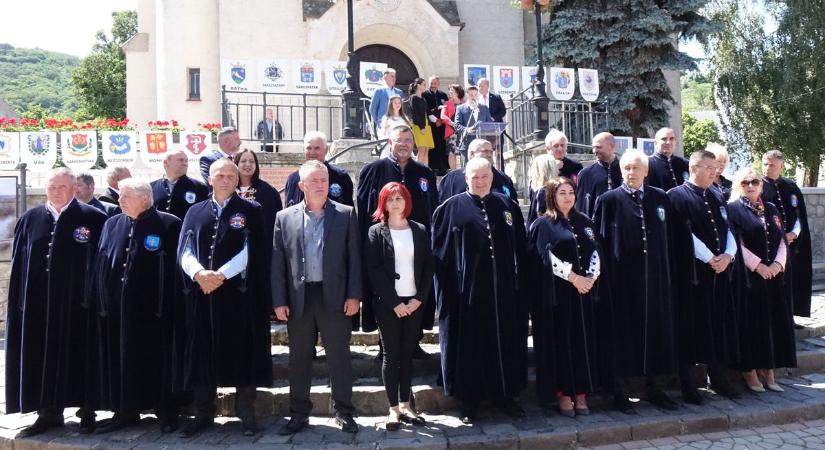 Folytatódik a hagyomány: elkészült a Tokaj-hegyaljai Polgármesterek Bora