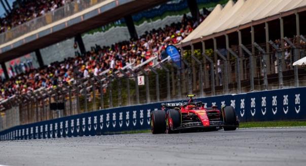 Sainz mentette a Ferrari becsületét az időmérőn
