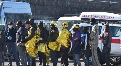 Több száz migránst fogtak el Olaszországban