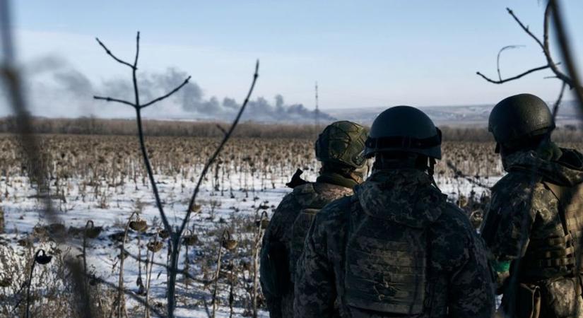 Rettegnek a sorozástól az ukrán férfiak, az életüket kockáztatva menekülnek Ukrajnából