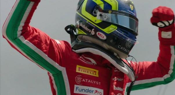 Formula-2: Sima Bearman-győzelem a főfutamon