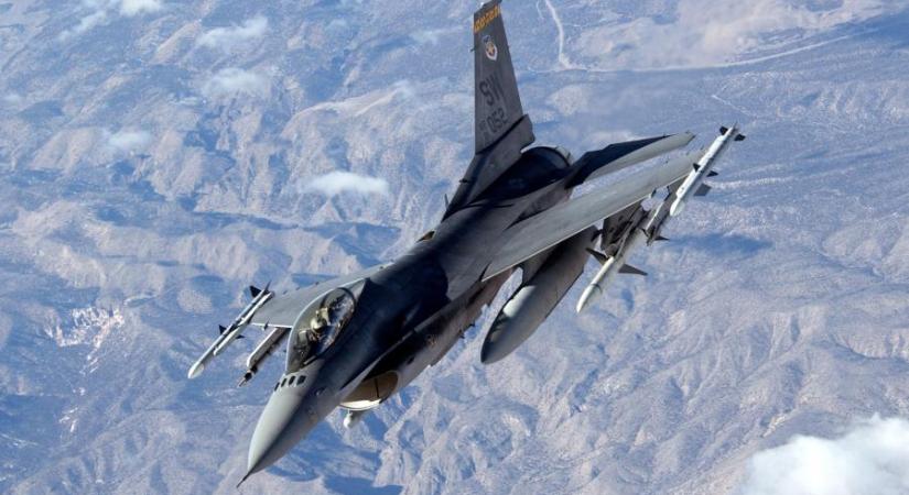 Gyanúsan viselkedő kisrepülőgép miatt riasztották az amerikai légierőt