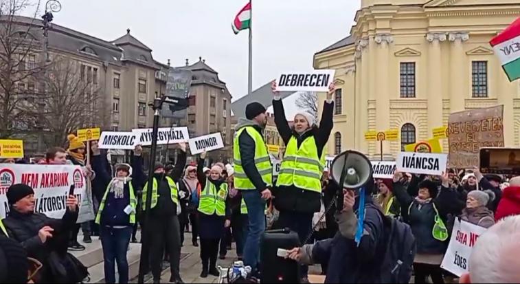 Az akkumulátorgyárak ellen nyújtottak be a civilek EU-s petíciót