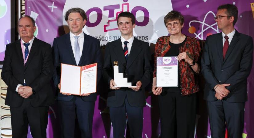 „Ne a díjakért dolgozzatok!” – Átadták az Országos Tudományos és Innovációs Olimpia díjait Budapesten