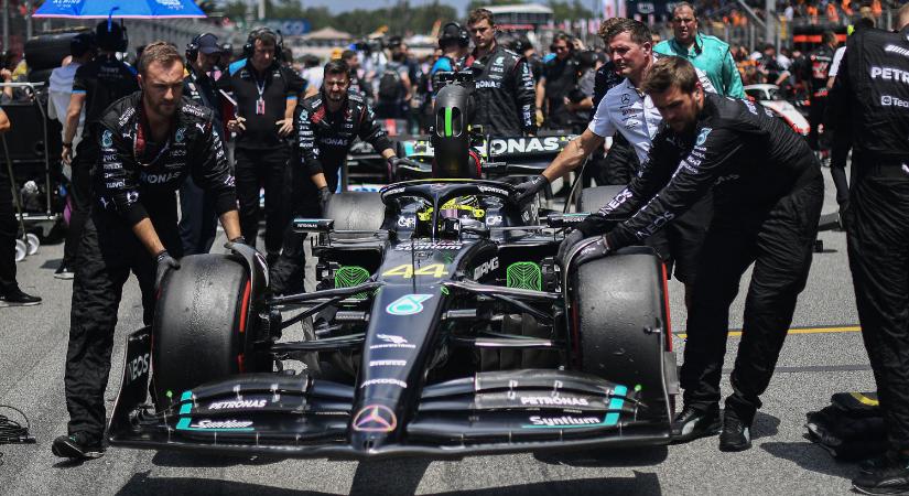 F1: Csak mosolyog a Merci fejlesztésein a Red Bull