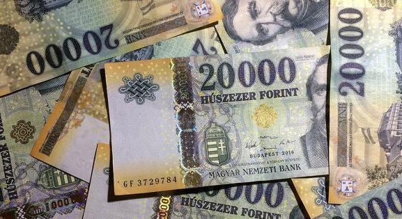 Az infláció miatt ontja a bankjegynyomda a húszezreseket