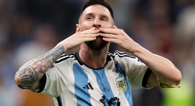 A liga megadta az engedélyt, Lionel Messi visszatérhet Barcelonába