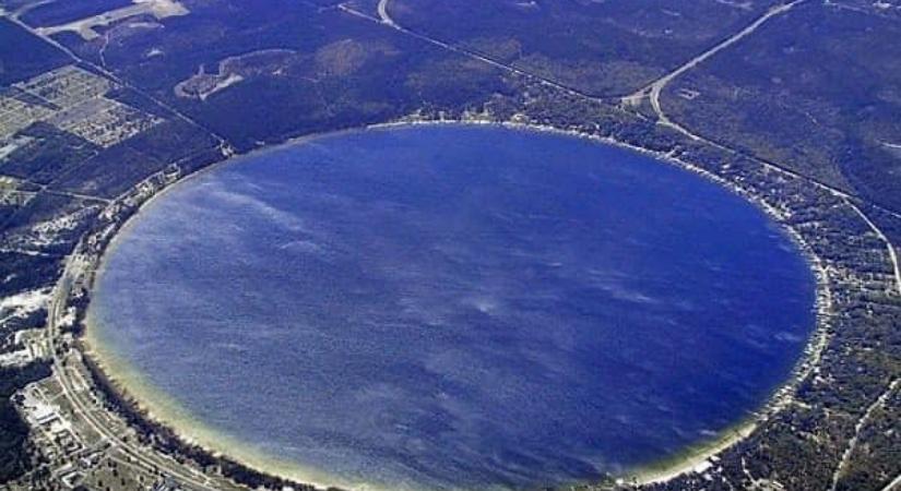 Ez a Kingsley-tó – a világ legszabályosabb kör alakú tava