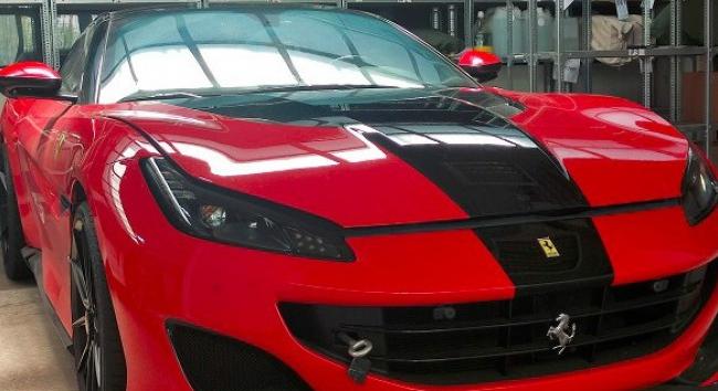 Hatszáz lóerős Ferrarit árverez a NAV