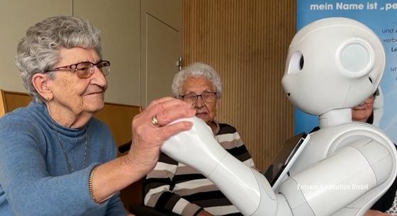 Kiválthatják az idősotthonban dolgozó ápolókat a robotok?