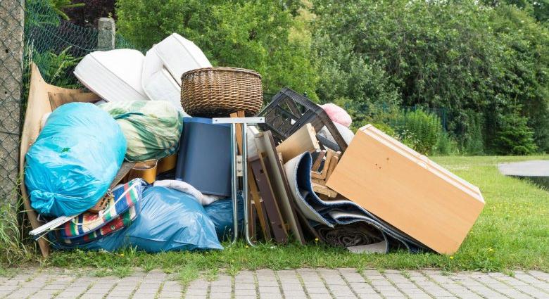 Lomtalanítás: bútorokat csak darabokban, matracokat rugók nélkül vesznek át